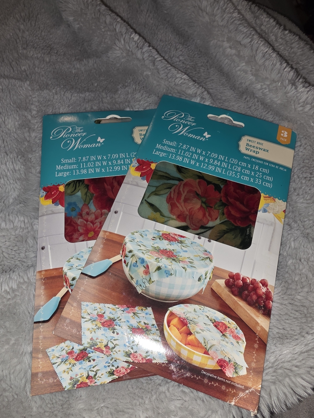 The Pioneer Woman Floral Beeswax Wrap Set - Blue Background
